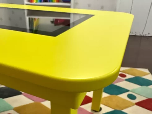 KIDS'TABLE amarilla bordes redondeados