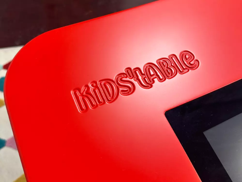 KIDS'TABLE roja logo